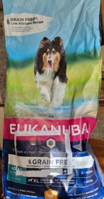 Twee nieuwe zakken eukanuba, Ophalen, Hond