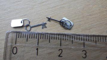 Poppenhuis: Piepkleine Sleutels beschikbaar voor biedingen