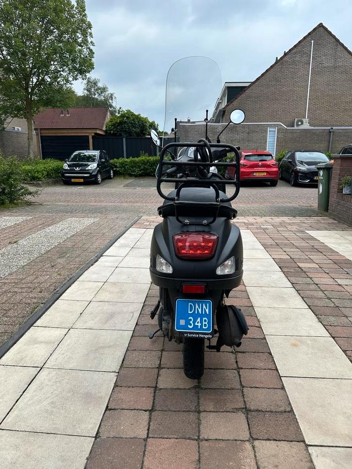 AGM Scooter - Goed onderhouden!, Fietsen en Brommers, Snorfietsen en Snorscooters, Gebruikt, Overige merken, Benzine, Ophalen of Verzenden