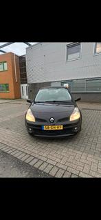 Renault Clio 1.6 16V 82KW 5-DRS 2006 Zwart Tel: 0686412987, Auto's, Renault, Voorwielaandrijving, Zwart, 4 cilinders, Zwart