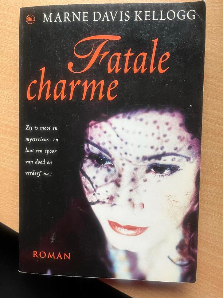 Fatale Charme - Marne Davis Kellogg, Boeken, Romans, Gelezen, Nederland, Ophalen of Verzenden