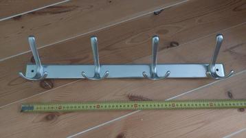 Metalen kapstok, 4 x 3 haken beschikbaar voor biedingen