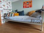Leuk grijs meisjesbed met lattenbodem, Kinderen en Baby's, Kinderkamer | Bedden, Ophalen, 85 tot 100 cm, Zo goed als nieuw, Lattenbodem