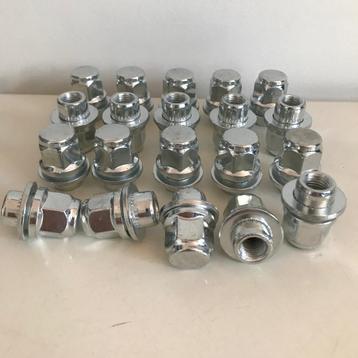 Dichte wielmoeren met ring voor o.a Toyota / Mitsubishi beschikbaar voor biedingen