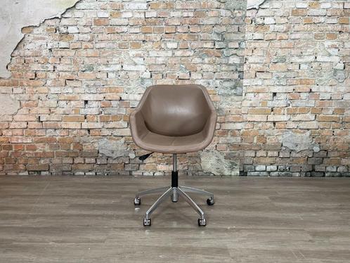 Artifort Gap bruin bij TheReSales, Huis en Inrichting, Fauteuils, Zo goed als nieuw, Leer, Metaal, 50 tot 75 cm, Minder dan 75 cm