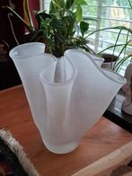 Glazen envelopvaas zakdoekvaas waaiervaas vouwvaas, Huis en Inrichting, Overige kleuren, Ophalen of Verzenden, Minder dan 50 cm