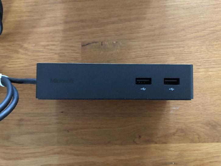 Microsoft Surface Docking Station 1661, Computers en Software, Dockingstations, Zo goed als nieuw, Docking station, Laptop, Tablet