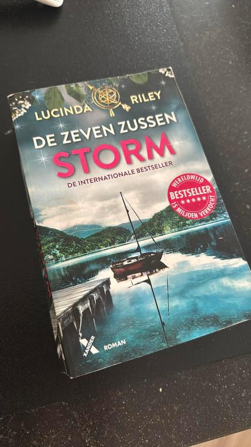 Lucinda Riley - Storm, Boeken, Literatuur, Zo goed als nieuw, Nederland, Ophalen of Verzenden