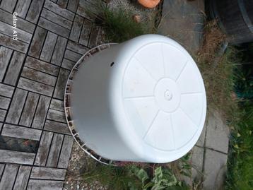 Witte speciekuip 90 liter beschikbaar voor biedingen