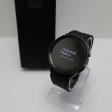 Samsung Galaxy Watch 5 Pro 45mm GPS | in Zeer Nette Staat beschikbaar voor biedingen