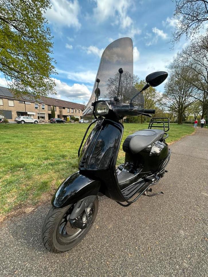 Vespa sprint custom full option !, Fietsen en Brommers, Scooters | Vespa, Zo goed als nieuw, Benzine, Ophalen