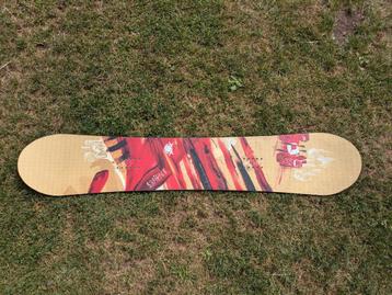 Snowboard  beschikbaar voor biedingen