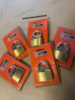 Partij van 50 nieuwe hangsloten 50mm, Onbekend, Nieuw, Ophalen of Verzenden, Onbekend