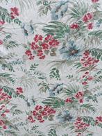 Vintage URGE gordijn lap stof blauw roze bloemen reliëf, Huis en Inrichting, Gebruikt, Ophalen of Verzenden, Rood