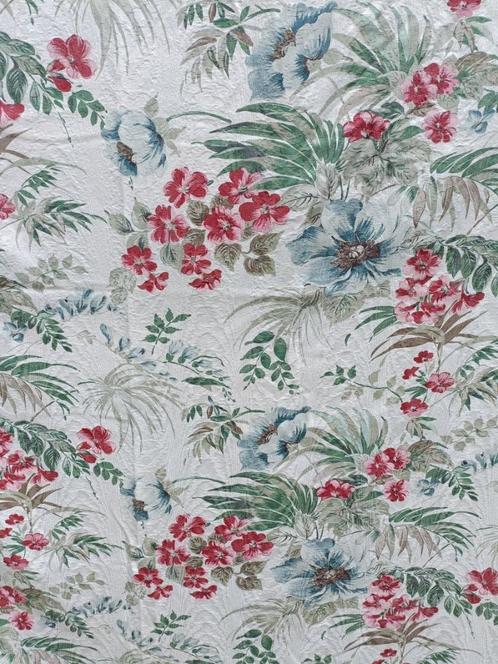 Vintage URGE gordijn lap stof blauw roze bloemen reliëf, Huis en Inrichting, Stoffering | Gordijnen en Lamellen, Gebruikt, Wit