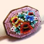 Italiaanse vintage broche micro mozaïek bloemen roze, Overige materialen, Gebruikt, Verzenden, Minder dan 4 cm