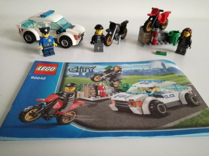 Lego City - 60042 - Boevenjacht - Auto + 2 motoren, Kinderen en Baby's, Speelgoed | Duplo en Lego, Zo goed als nieuw, Lego, Complete set