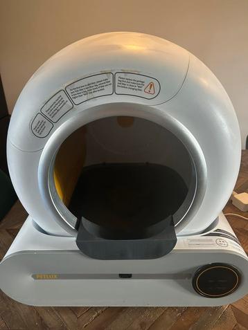 Zelfreinigende automatische Petlux kattenbak beschikbaar voor biedingen