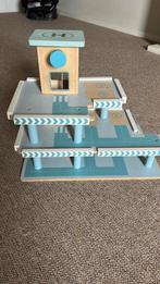 Houten speelgoed garage, Ophalen, Zo goed als nieuw, Groter dan 1:32