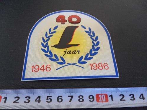 sticker 1946-1986 40 jaar vogel meeuw ??, Verzamelen, Stickers, Zo goed als nieuw, Bedrijf of Vereniging, Ophalen