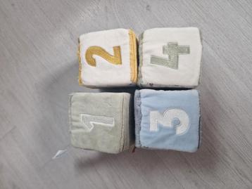 Stoffen stapelblokken Little Dutch € 10  beschikbaar voor biedingen