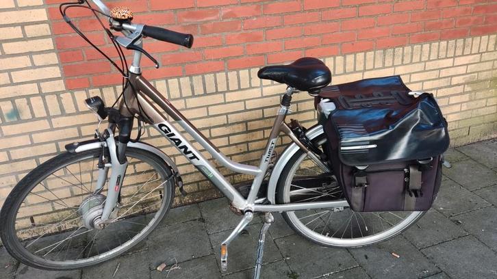 Giant elektrische fiets maat M. Moet weg!, Fietsen en Brommers, Fietsaccessoires | Fietscomputers, Gebruikt, Ophalen