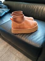 Zgan ugg classic mini dipper zie foto's, Ophalen of Verzenden, Zo goed als nieuw, Bruin