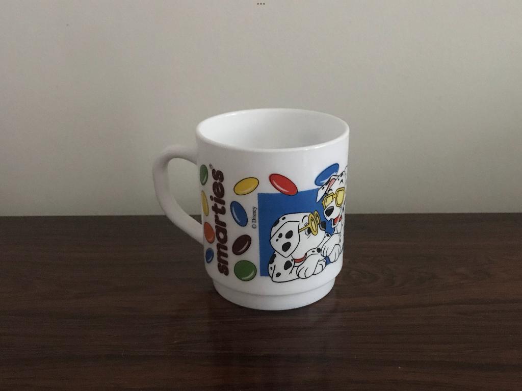 Arcopal mok Smarties 101 dalmatiërs, Ophalen of Verzenden, Overige figuren, Zo goed als nieuw, Servies