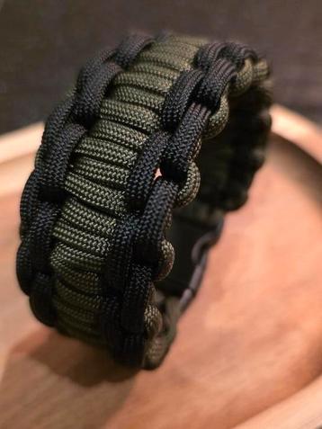 Prachtige Armband met kliksluiting.  beschikbaar voor biedingen