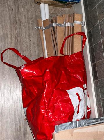 IKEA Bedframe - Zo goed als nieuw! - afbeelding 2