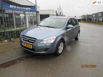 Kia Cee'd 1.6 X-tra 5-deurs, airco beschikbaar voor biedingen