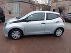 Toyota Aygo 1.0 VVT-i x-fun NAP, Stof, Gebruikt, Start-stop-systeem, Met garantie (alle)