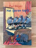 Het ijzeren tapijt - Paul Biegel, Ophalen of Verzenden, Gelezen, Paul Biegel, Fictie algemeen