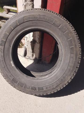1 Michelin 205 75R 16 M+S nooit gebruikt!! beschikbaar voor biedingen