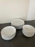 Borden en schaaltjes, Huis en Inrichting, Keuken | Servies, Ophalen, Overige materialen, Zo goed als nieuw, Bord(en)