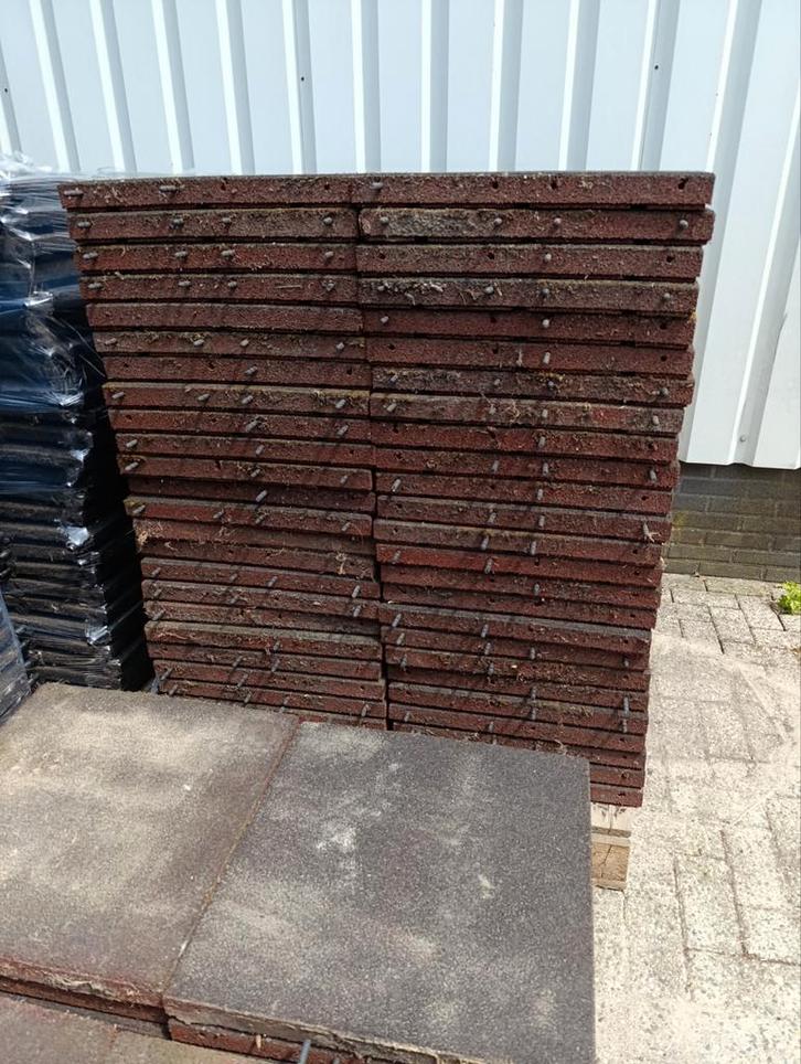 Rubberen tegels stalmatten 50x50x4 cm, Tuin en Terras, Tegels en Klinkers, Gebruikt, Overige typen, Rubber, 10 m² of meer, Ophalen