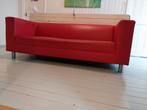 Rode leatherlook design bank gratis af te halen, Huis en Inrichting, Banken | Sofa's en Chaises Longues, Ophalen, Gebruikt