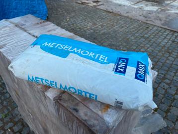 Metselmortel met kalk beschikbaar voor biedingen