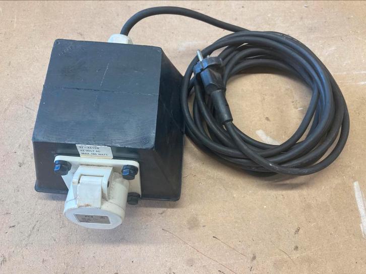 Scheidingstrafo 230V - 42V, Doe-het-zelf en Verbouw, Elektra en Kabels, Zo goed als nieuw, Overige typen, Ophalen of Verzenden