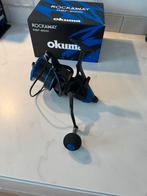 nieuwe grote okuma rockaway 8000 longcast big pitbaitrunner, Watersport en Boten, Molen, Ophalen of Verzenden, Okuma, Sale