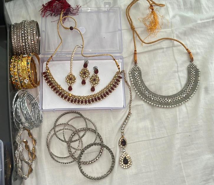 HELE SET!! Tekoop armbanden, kettingen, oorbellen, Sieraden, Tassen en Uiterlijk, Kettingen, Zo goed als nieuw, Zilver, Zilver