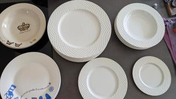 16 delig servies  beschikbaar voor biedingen