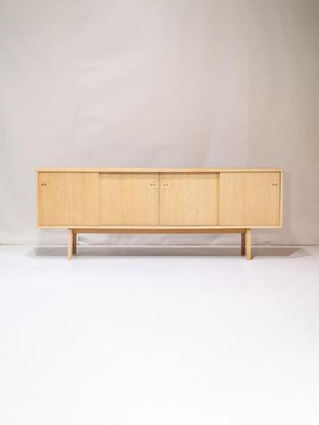 Eiken lowboard dressoir Deens vintage beschikbaar voor biedingen