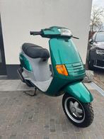 ⭐️Piaggio skr 125cc 8142 km NIEUWSTAAT! Uniek exemplaar⭐️, Fietsen en Brommers, Ophalen, Zo goed als nieuw, Benzine, Overige modellen