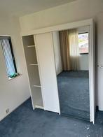 Mooie kledingkast degelijk GRATIS MOET WEG, Huis en Inrichting, Kasten | Kledingkasten, Ophalen, Gebruikt