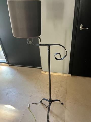 lampvoet zwart gesmeed (leeslamp) antiek beschikbaar voor biedingen