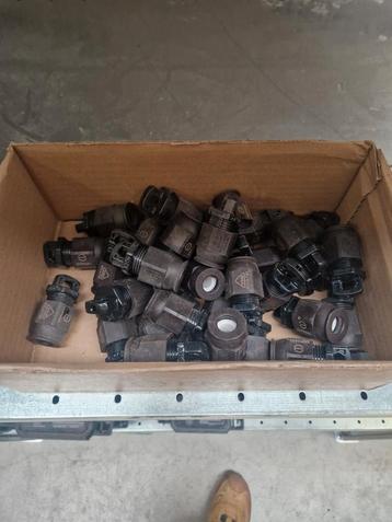 32x Enphase 1-Fase Einddoppen beschikbaar voor biedingen