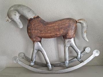 Landelijk brocante decoratief hobbelpaard  beschikbaar voor biedingen