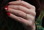 14 Karaat Gouden V Ring Met Zirkonia, Ophalen of Verzenden, Zo goed als nieuw, 17 tot 18, Dame