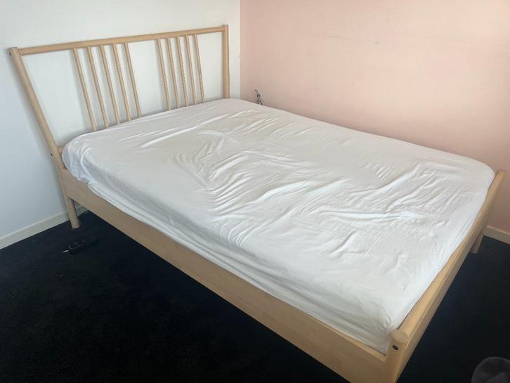Ikea BJÖRKSNÄS tweepersoons bed 140 x 200 incl matras, Huis en Inrichting, Slaapkamer | Bedden, Zo goed als nieuw, Tweepersoons